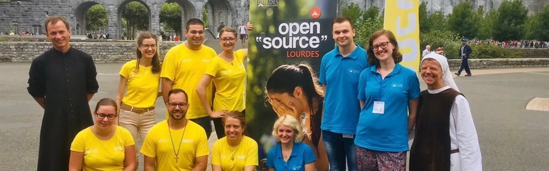 Neues Team „Gelb“ startete durch — Fortsetzung des YOUCAT-Projektes in Lourdes