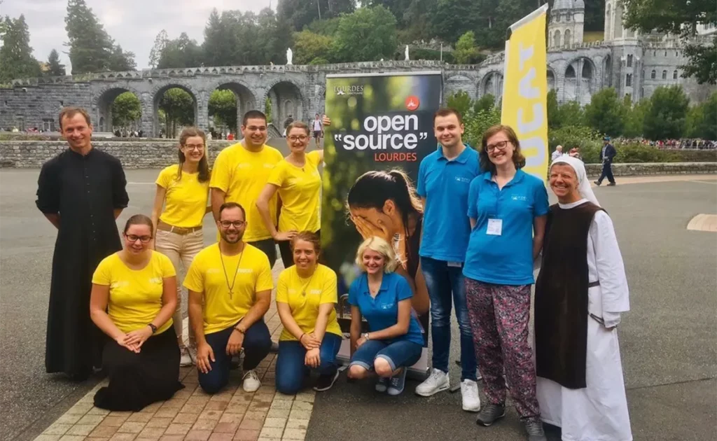 Neues Team „Gelb“ startete durch — Fortsetzung des YOUCAT-Projektes in Lourdes